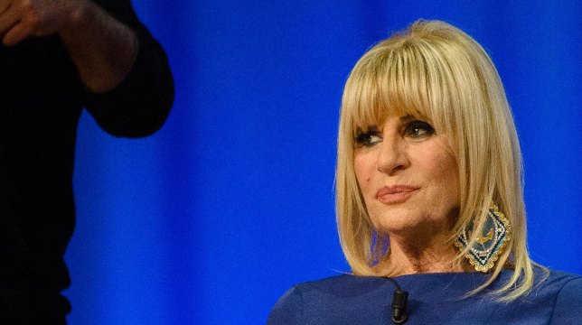Uomini e Donne, oggi il trono over: Gemma attacca Jean Pierre, tensione in studio