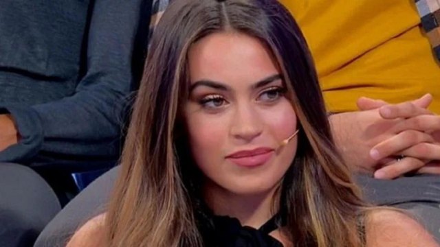 Uomini e Donne, il trono classico: Alessandro Zarino bacia Veronica