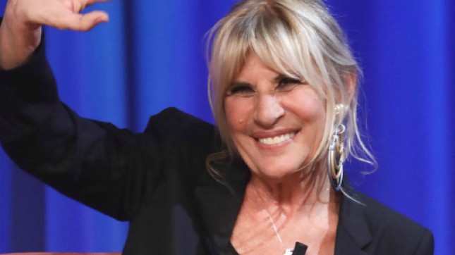 Uomini e Donne, anticipazioni over: una serenata per Gemma, incomprensioni per Ida e Riccardo