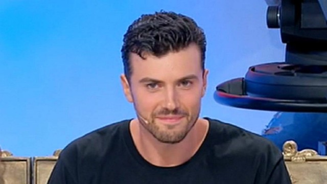 Galleria foto 'Uomini e Donne, oggi il trono classico: segnalazioni e liti per i tronisti' - foto 1