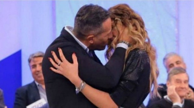 Uomini e Donne oggi il trono over: Riccardo chiede ad Ida di sposarlo