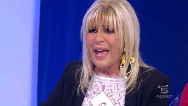 Galleria foto 'Uomini e Donne Anticipazioni, Trono Over: Ida Platano torna in studio ed è disperata' - foto 2