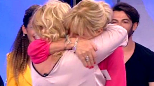 Galleria foto 'Uomini e Donne, Trono Over in onda oggi: la proposta hot di Gemma a Tina Cipollari' - foto 1