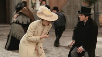Una Vita Anticipazioni 27 febbraio 2020: Samuel picchia Lucia e la umilia in piazza Una Vita Anticipazioni 27 febbraio 2020: Samuel picchia Lucia e la umilia in piazza