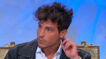 Uomini e Donne, oggi il trono classico: altre discussioni tra Daniele e Carlo Uomini e Donne, oggi il trono classico: altre discussioni tra Daniele e Carlo