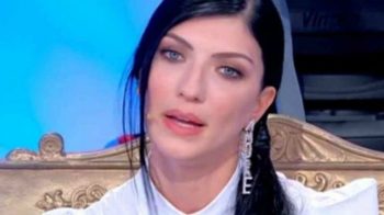 Uomini e Donne, intervista a Giovanna Abate: "Giulio e Giulia? Se sono felici buon per loro" Uomini e Donne, intervista a Giovanna Abate: "Giulio e Giulia? Se sono felici buon per loro"