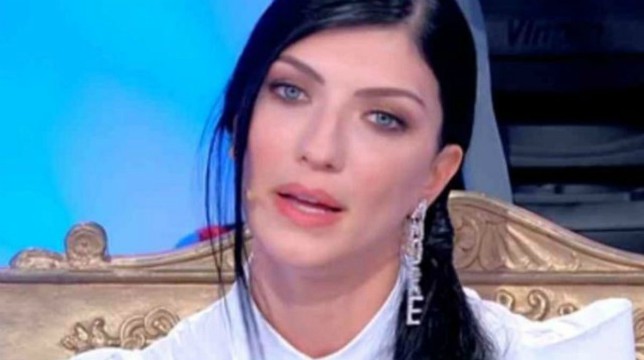 Uomini e Donne, intervista a Giovanna Abate: “Giulio e Giulia? Se sono felici buon per loro”