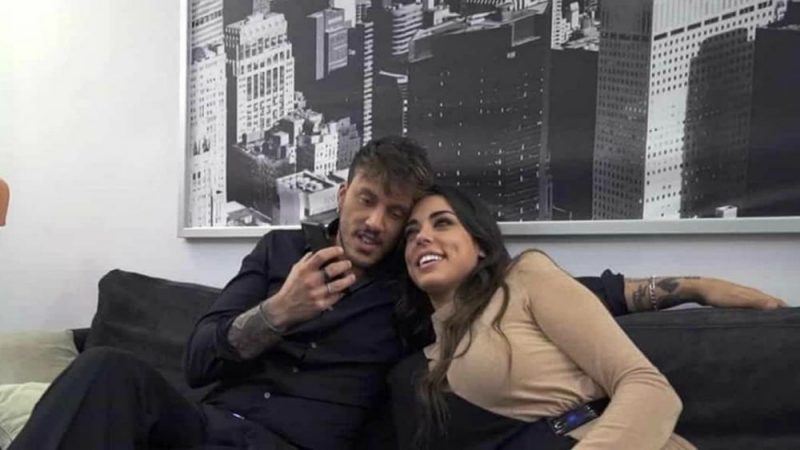 Galleria foto 'Uomini e Donne, Giulio Raselli innamoratissimo della sua Giulia d’Urso: le dichiarazioni romantiche dell’ex tronista' - foto 1