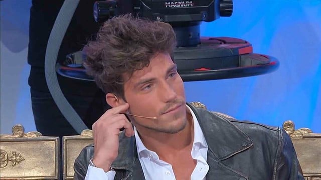 Galleria foto 'Uomini e Donne, le anticipazioni del trono classico: Giovanna bacia Sammy. Aspri scontri tra Daniele e Gianni Sperti' - foto 1