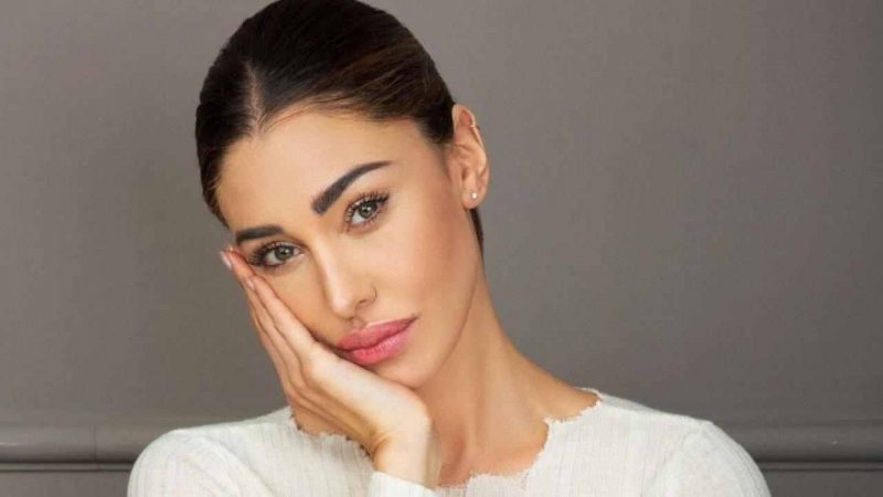 Galleria foto 'Belen Rodriguez, il video della lite a tavola con Santiago diventa virale!' - foto 1