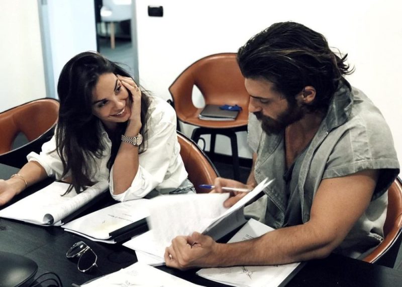 Galleria foto 'Can Yaman e Francesca Chillemi, flirt in corso? L’ex Miss Italia si fa sentire!' - foto 1