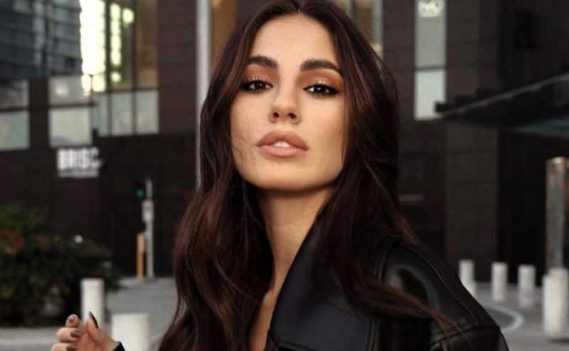 Galleria foto 'Giulia De Lellis, nuova condanna sui social: la gaffe su Londra' - foto 1