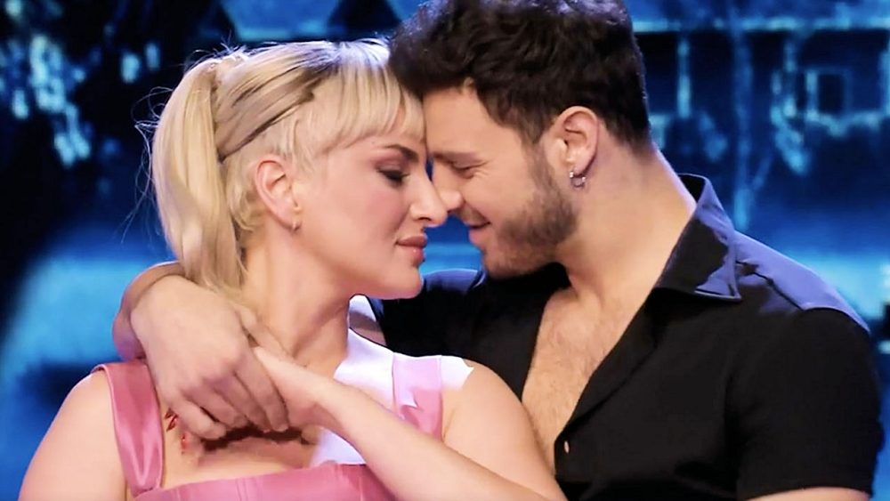 Vito Coppola e Arisa, il ballerino confessa: “Lei ci sarà sempre”