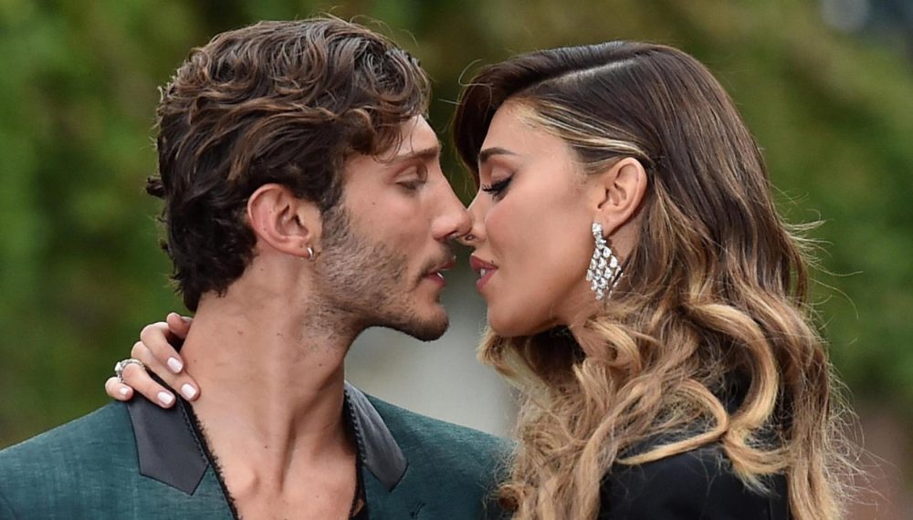 Belen e Stefano De Martino, ritorno di fiamma? Intanto Antonino fuori dalla lista dei regali di Natale