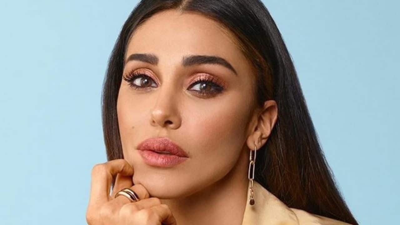 Belen Rodriguez, stop alle foto hot: eccone una di lei a 14 anni!
