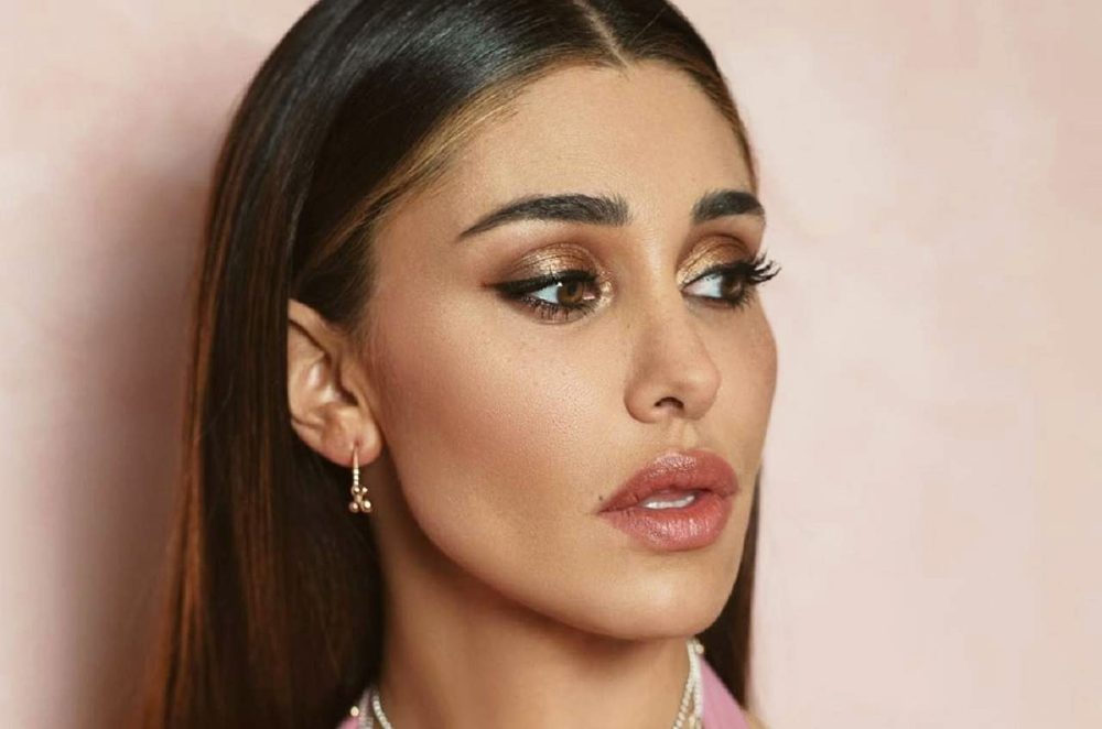 Belen Rodriguez al patibolo: prima la foto senza mutandine, poi “l’incidente” di Luna Marì