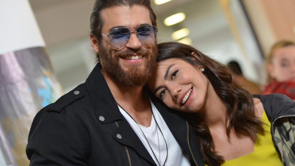 Demet Ozdemir e la madre di Can Yaman insieme a Natale! Cosa succede?