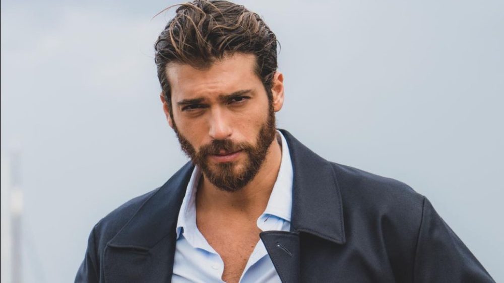 Can Yaman co-conduttore a Sanremo 2022? In corso le trattative