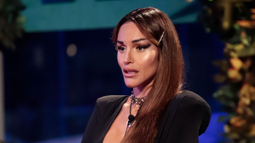 Delia Duran sbotta: “Alex vuole essere libero? Bene, lo sono anch’io”
