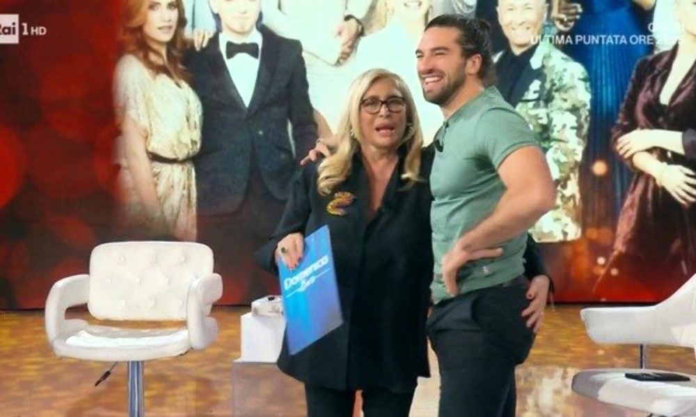 Mara Venier sulle accuse di molestie: “Sto valutando un’azione legale”