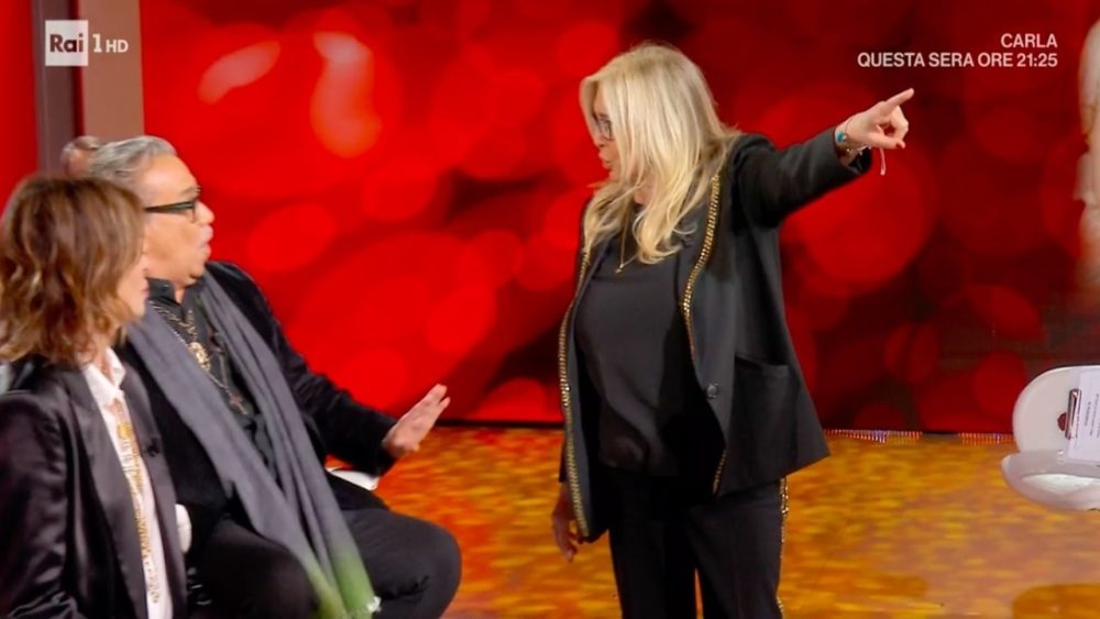 Mara Venier furiosa con Guillermo Mariotto: “Mi stai facendo girare le scatole”