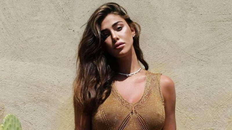 Galleria foto 'Tutta vita per Belen, sola in vacanza a Punta del Este: il bikini mozzafiato!' - foto 1