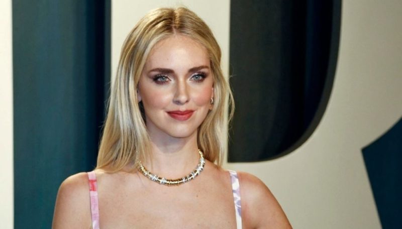 Galleria foto 'Chiara Ferragni su Instagram senza reggiseno: le foto osé lasciano a bocca aperta!' - foto 2