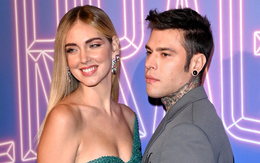 Fedez negativo esulta, ma Chiara Ferragni lo sbeffeggia: “Ora però lavati”