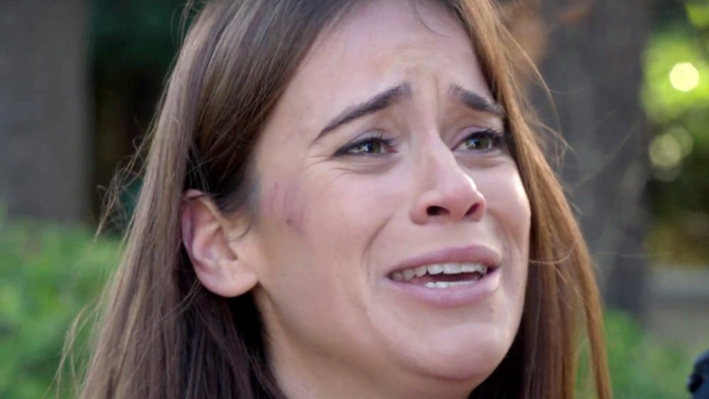 Un Posto al Sole 1° febbraio 2022 Anticipazioni: Chiara si droga!
