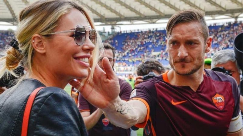 Totti e Ilary sono in crisi? La showgirl commenta spiazzando i social