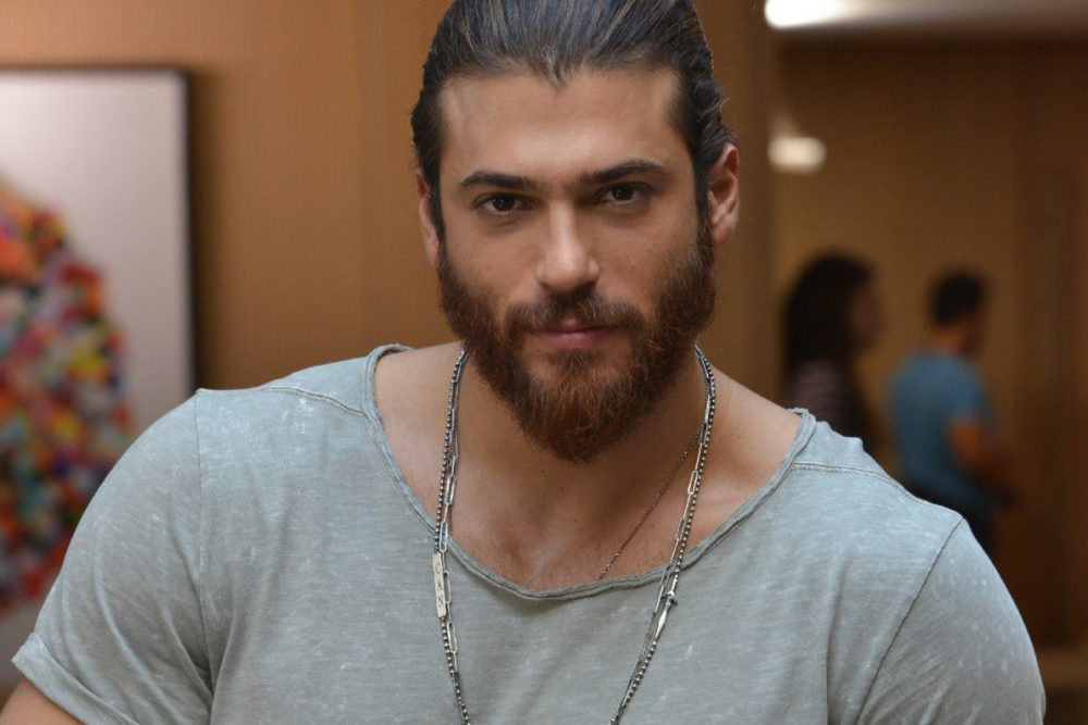 Can Yaman torna a Roma: Finite le riprese di Viola come il mare a Palermo