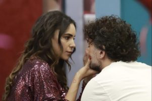 Grande Fratello Vip, Barù e Jessica: lui si scusa ma lei lo asfalta