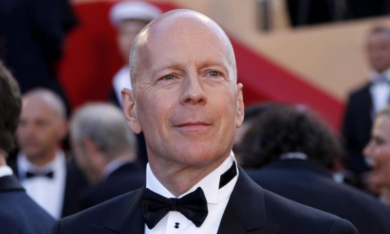 Il dramma di Bruce Willis: addio al cinema, è malato