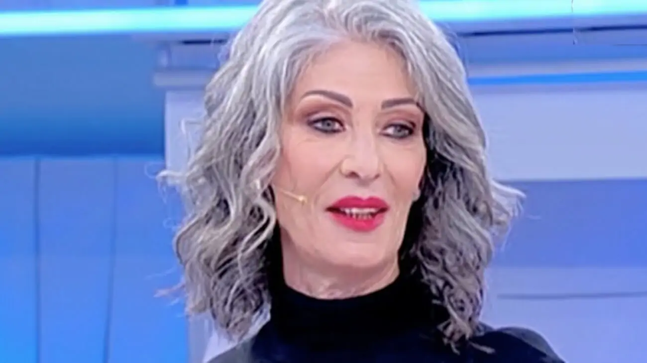 Uomini e Donne, Isabella Ricci beccata in abito bianco: “Ci sposiamo”
