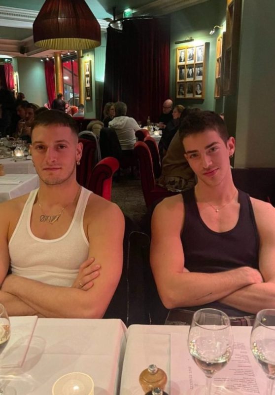 Galleria foto 'Elite: Un attore della serie beccato a cena con un noto ballerino di Amici' - foto 1