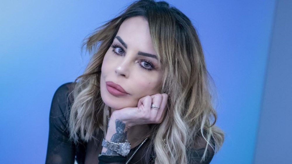 Nina Moric, l’appello delirante e disperato nella notte: “Salvate mio figlio!”