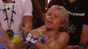 Isola dei Famosi, Floriana è una furia, sbotta e minaccia: conseguenze in arrivo?