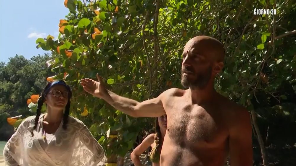 Isola dei Famosi, Tensione tra Vaporidis e Guendalina: “Non ti puoi inca***re sempre!”