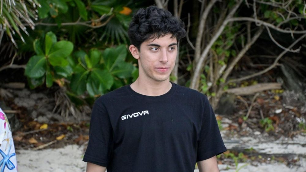 Isola dei Famosi, protagonista del GF Vip è cotta di Alessandro Iannoni: “Mi piace tanto”