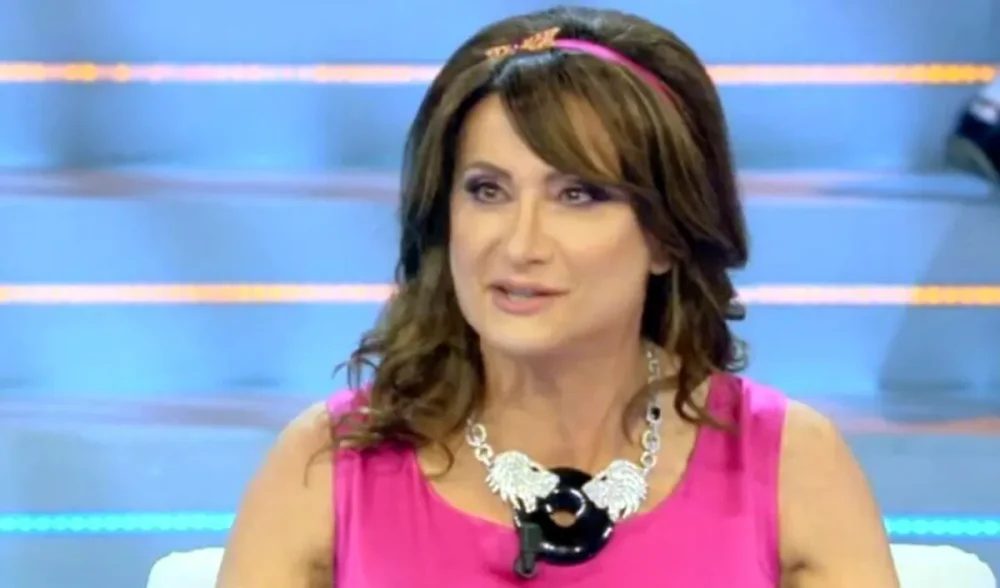 Isola dei Famosi, Vladimir Luxuria a ruota libera su Vaporidis, Del Santo e…