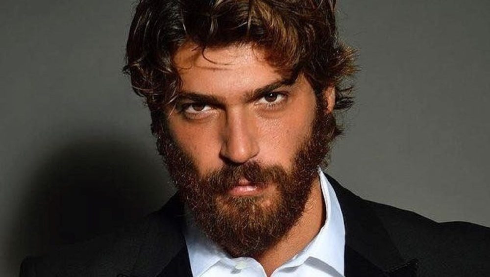 Duro attacco a Can Yaman dal suo ex Agente Andrea Di Carlo: “Molti artisti tendono al sabotaggio”