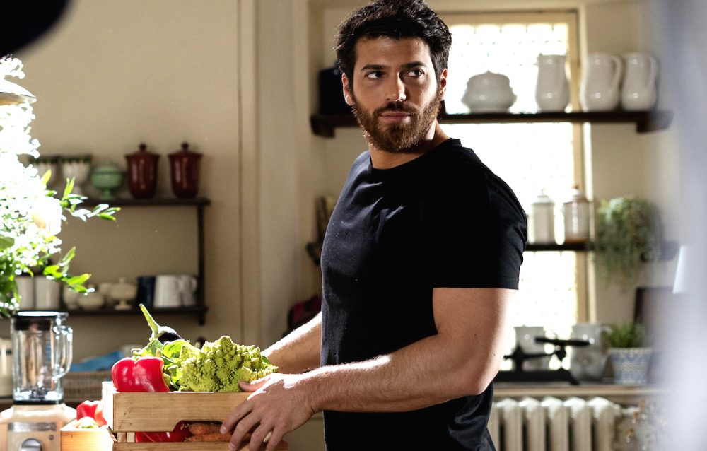 Can Yaman nel cast di Che Dio ci Aiuti 7? L’Indiscrezione!