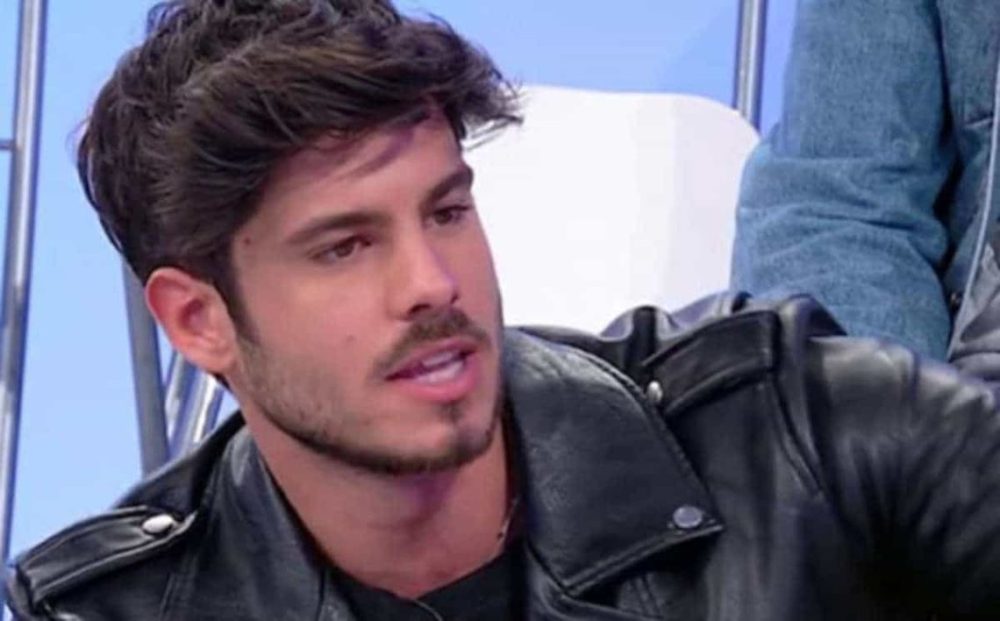 Isola dei Famosi, Luca Daffrè fa già discutere, durissimo attacco di Andrea di Carlo