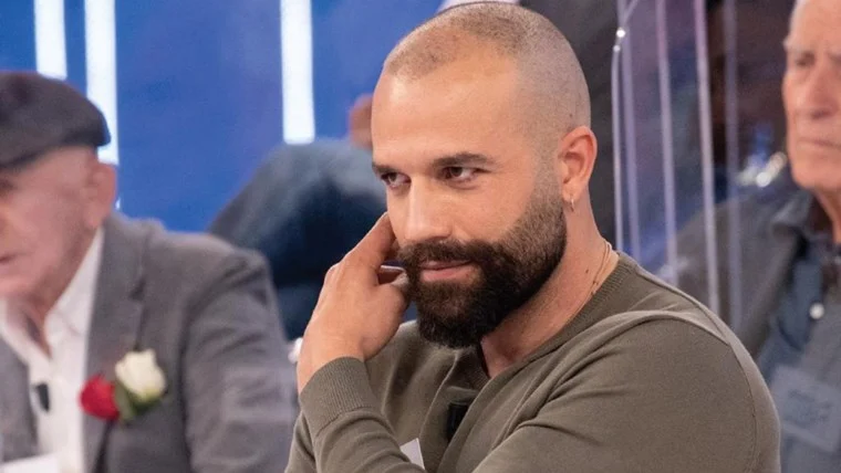 Uomini e Donne, Marco smaschera Ida e Riccardo: “E’ arrivato il cameriere e ha detto che…”