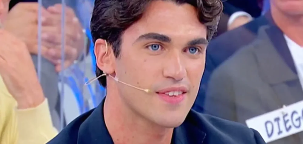 Matteo Farnea, capelli rasati e occhiali: com’era prima di Uomini e Donne FOTO
