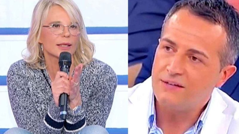 Galleria foto 'Uomini e Donne, Maria De Filippi smaschera Riccardo: “Tu non sei…”' - foto 1