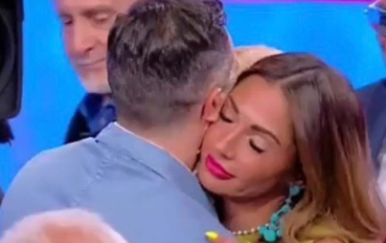 Uomini e Donne, Riccardo Guarnieri invita fuori a cena Ida: ecco dove sono andati