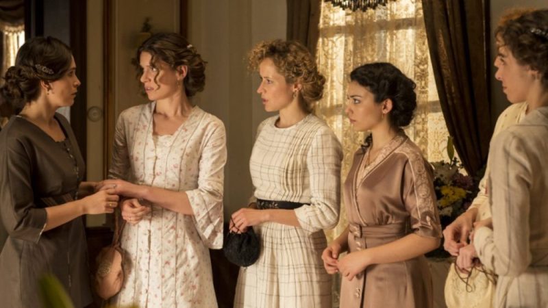 Galleria foto 'Sei Sorelle Anticipazioni 30 maggio 2022: Le sorelle Silva restano orfane!' - foto 1