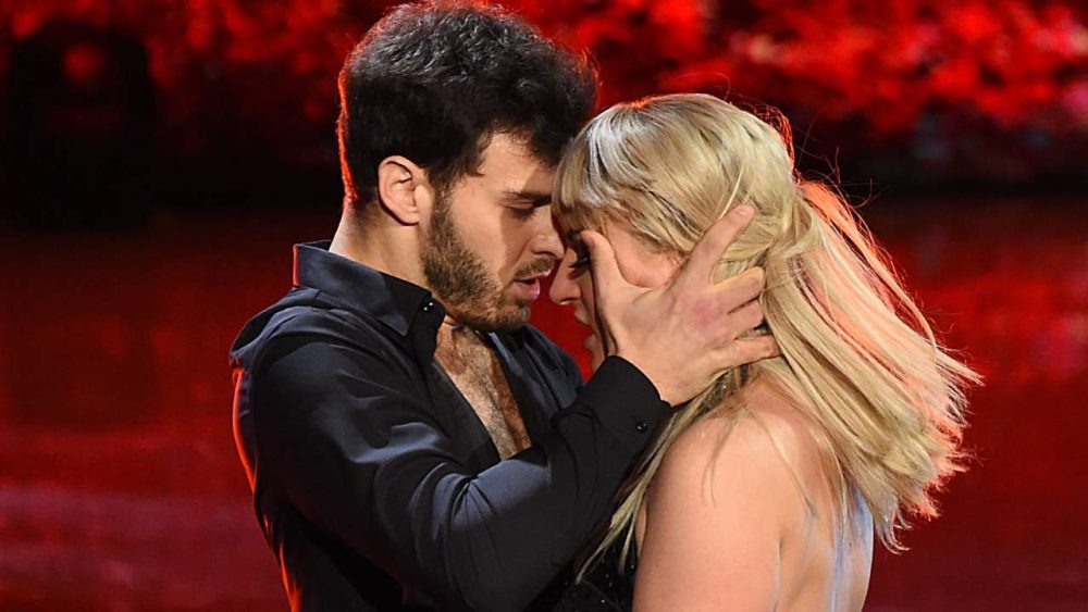 Arisa e Vito Coppola, lui l’ha tradita con Lucrezia Lando? Il ballerino rompe il silenzio