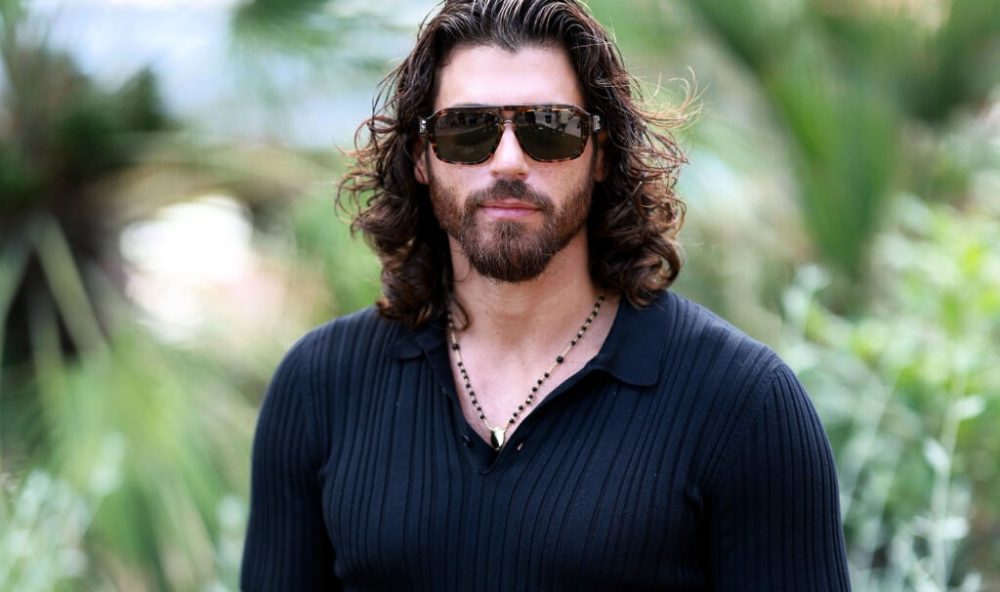 Can Yaman in Sardegna ha evitato Diletta Leotta e si è avvicinato a un’altra attrice! Ecco cosa è successo